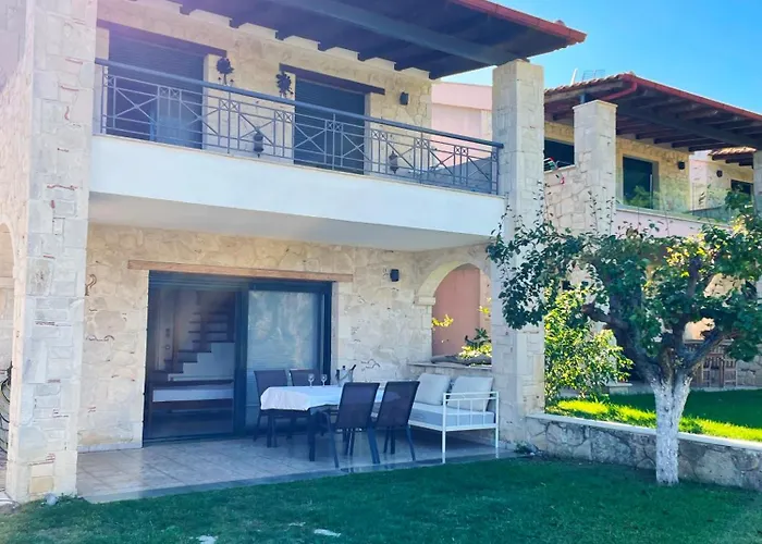 Mikael Pool Villa Paliouri