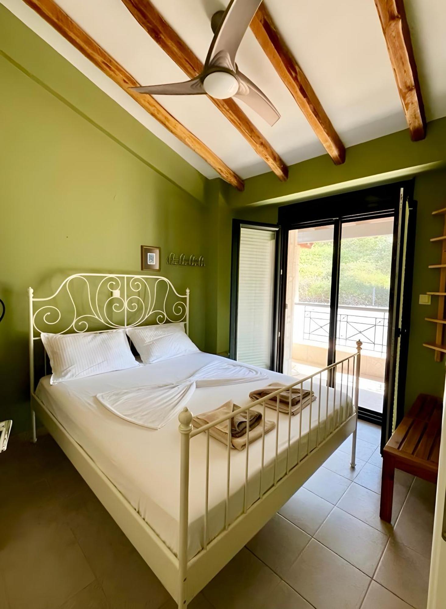 Villa Mikael Pool Paliouri